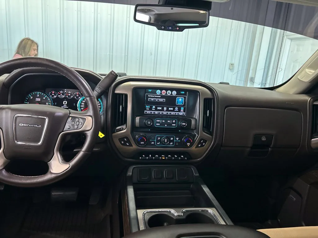 GMC Sierra photo 17
