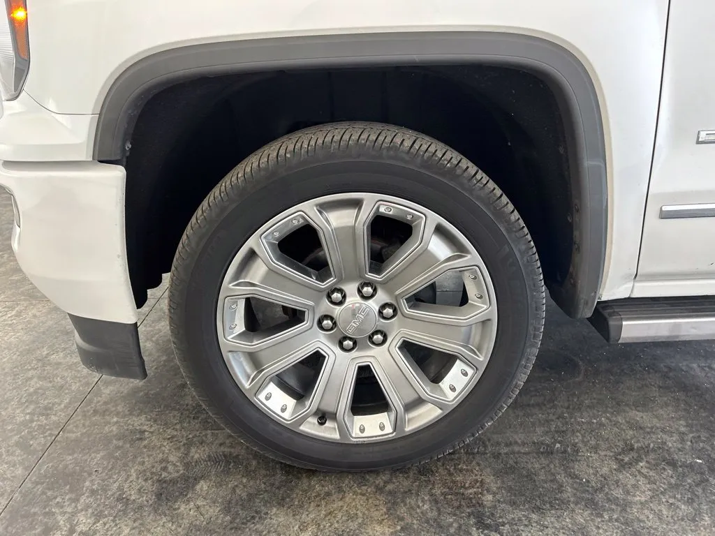 GMC Sierra photo 7