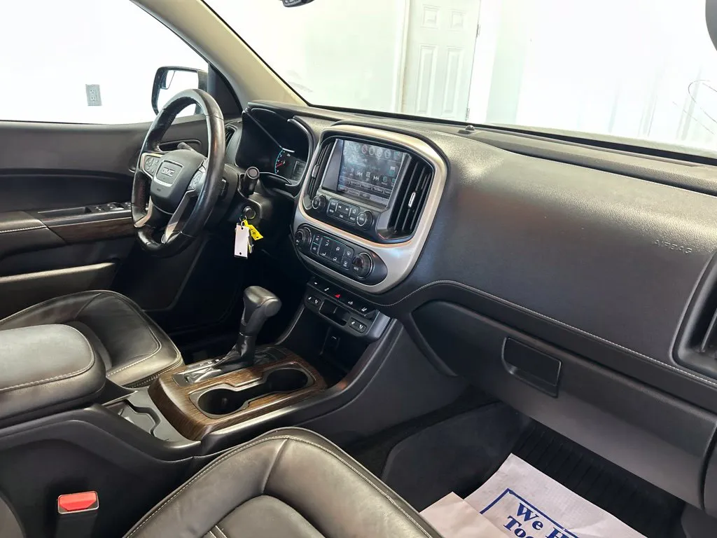 GMC Canyon photo 18