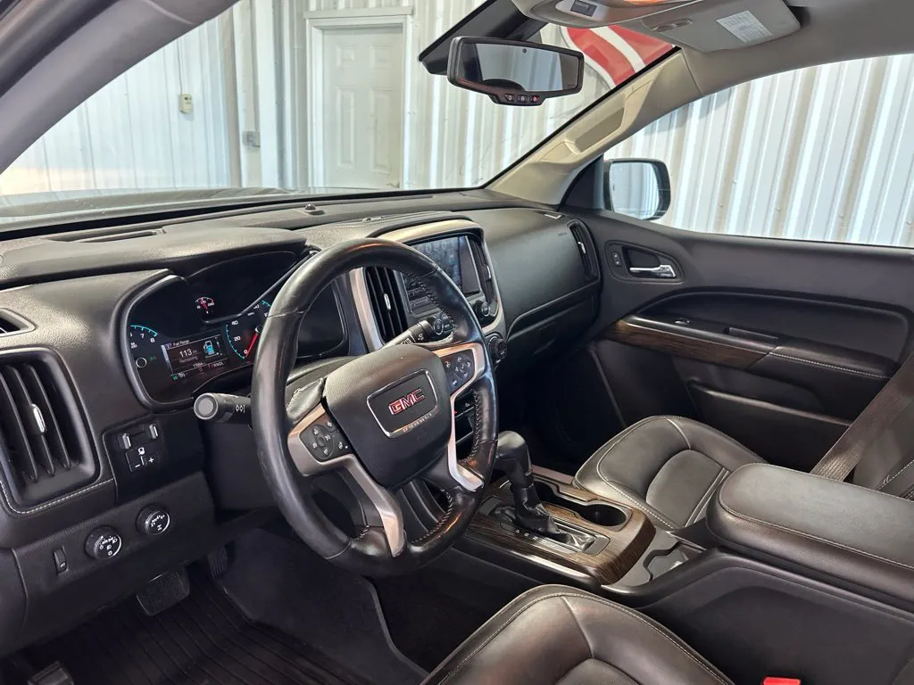 GMC Canyon photo 12
