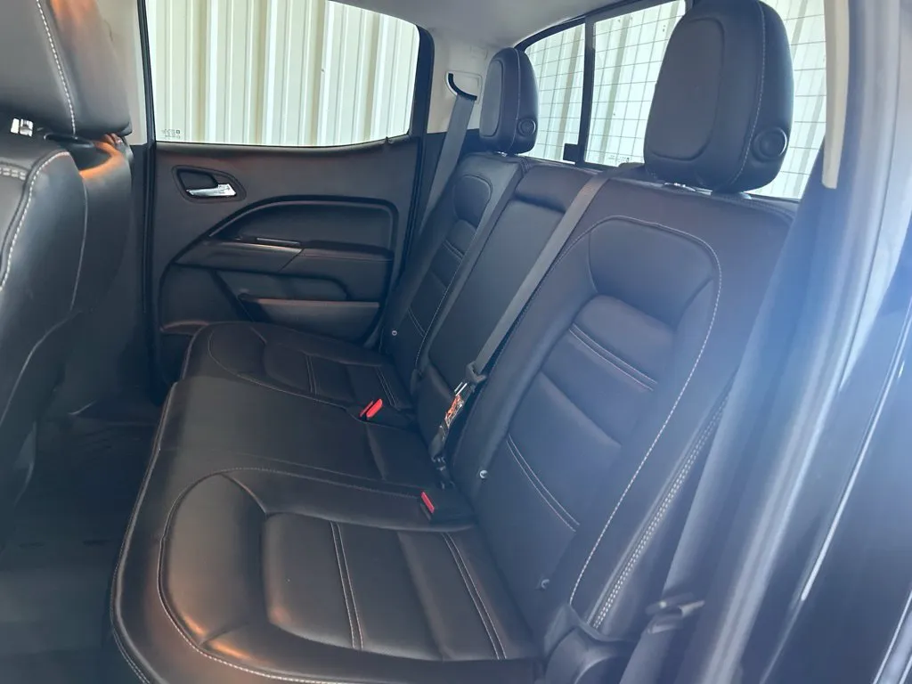 GMC Canyon photo 14