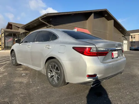 Another view of 2016 Lexus ES 350 Sedan 4D for sale in Omaha, NE at Gateway Auto Sales