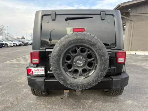 More photos of 2017 Jeep Wrangler Unlimited Sahara Sport Utility 4D at Gateway Auto Sales, NE