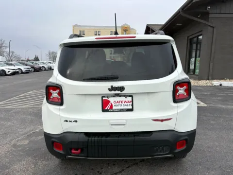More photos of 2020 Jeep Renegade Trailhawk Sport Utility 4D at Gateway Auto Sales, NE