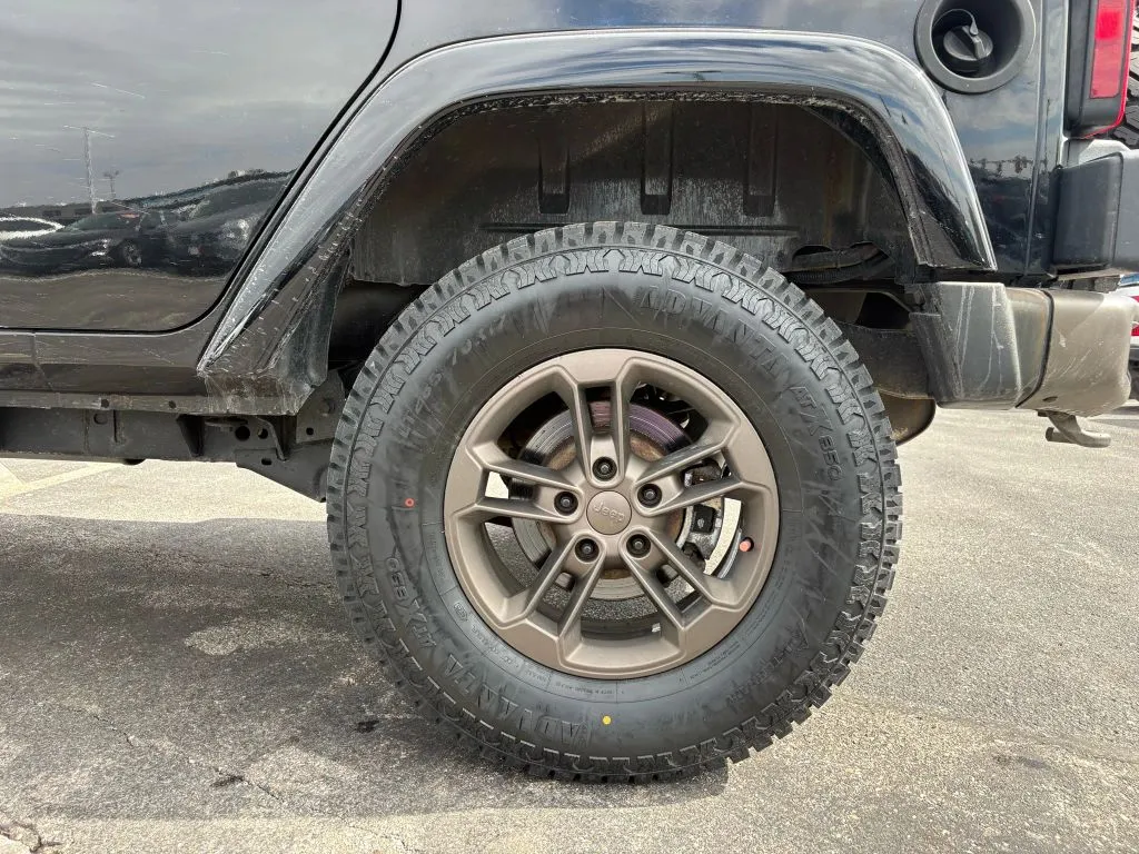 2017 Jeep Wrangler Unlimited 75th Anniversary Edition - Photo 25