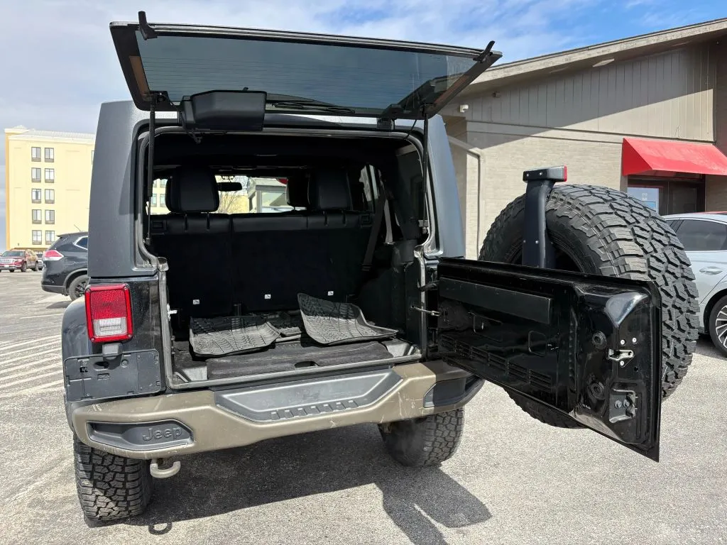2017 Jeep Wrangler Unlimited 75th Anniversary Edition - Photo 10