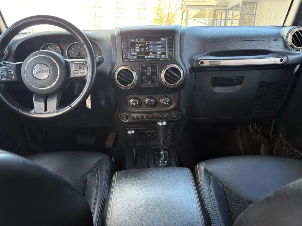 2017 Jeep Wrangler Unlimited 75th Anniversary Edition - Photo 11