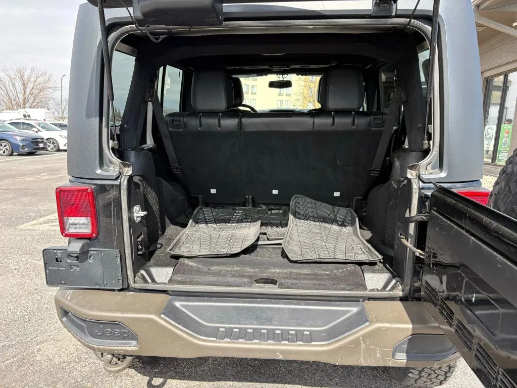 2017 Jeep Wrangler Unlimited 75th Anniversary Edition - Photo 9