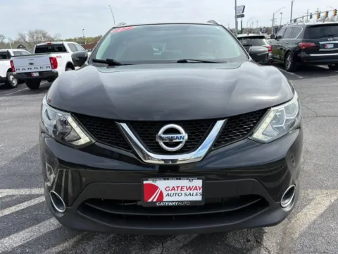 More photos of 2017 Nissan Rogue Sport SV Sport Utility 4D at Gateway Auto Sales, NE