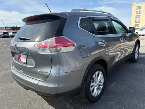 More photos of 2016 Nissan Rogue SV Sport Utility 4D at Gateway Auto Sales, NE