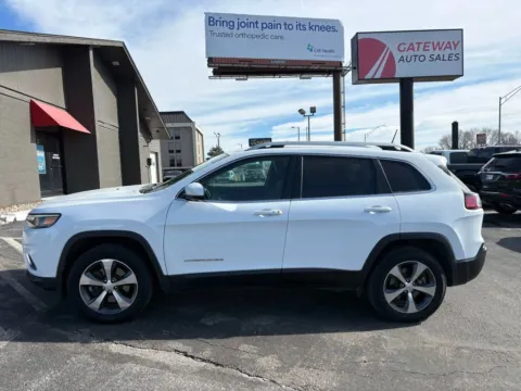Photos of 2019 Jeep Cherokee Limited Sport Utility 4D for sale in Omaha, NE at Gateway Auto Sales
