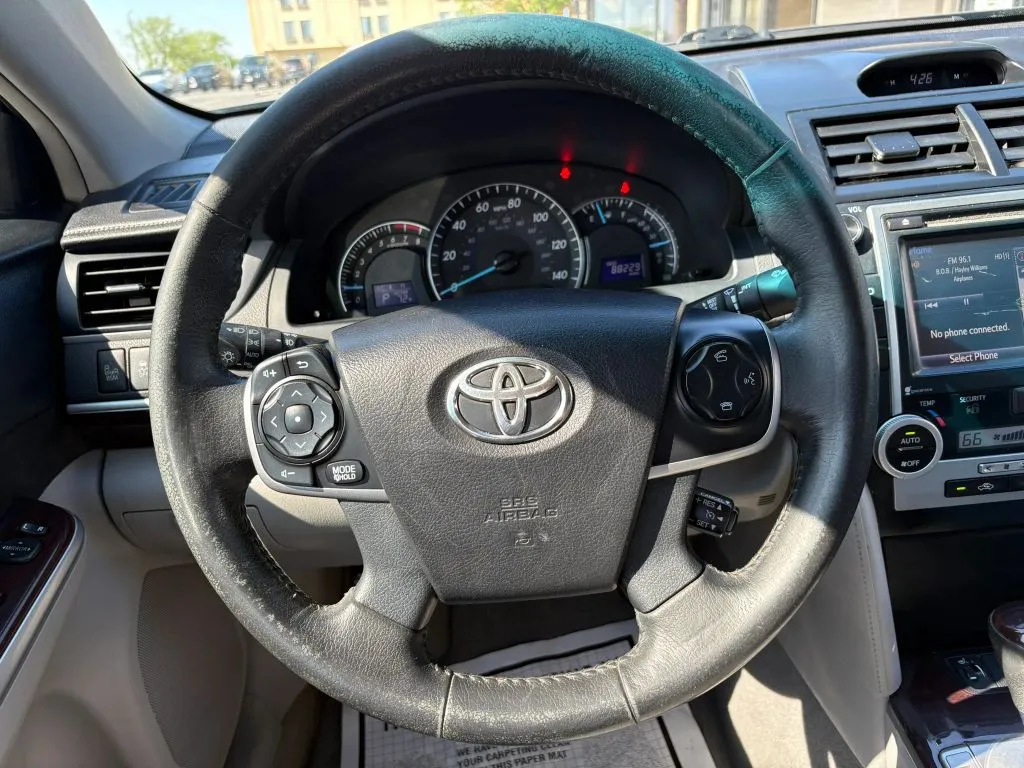 Toyota Camry photo 13