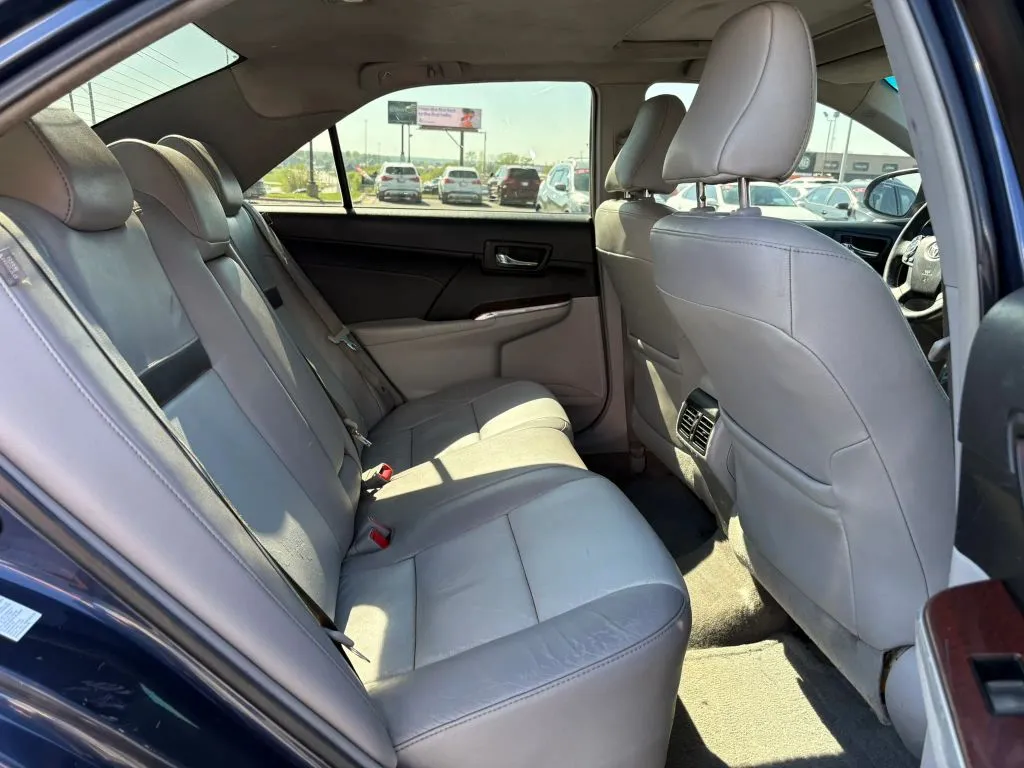 Toyota Camry photo 17