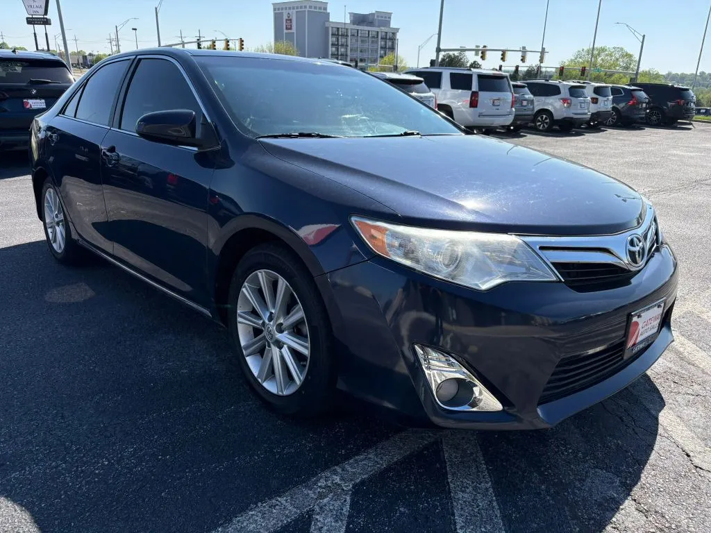Toyota Camry photo 7