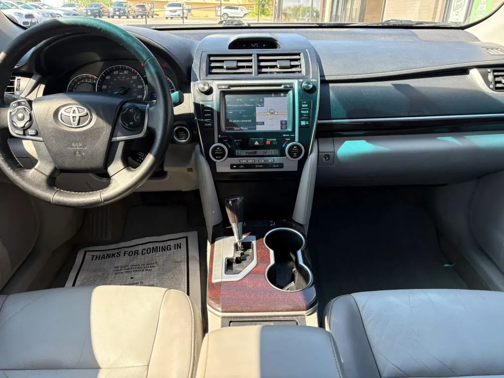 Toyota Camry photo 11