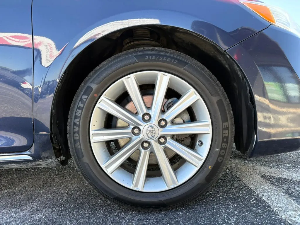 Toyota Camry photo 21