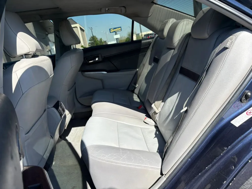 Toyota Camry photo 18