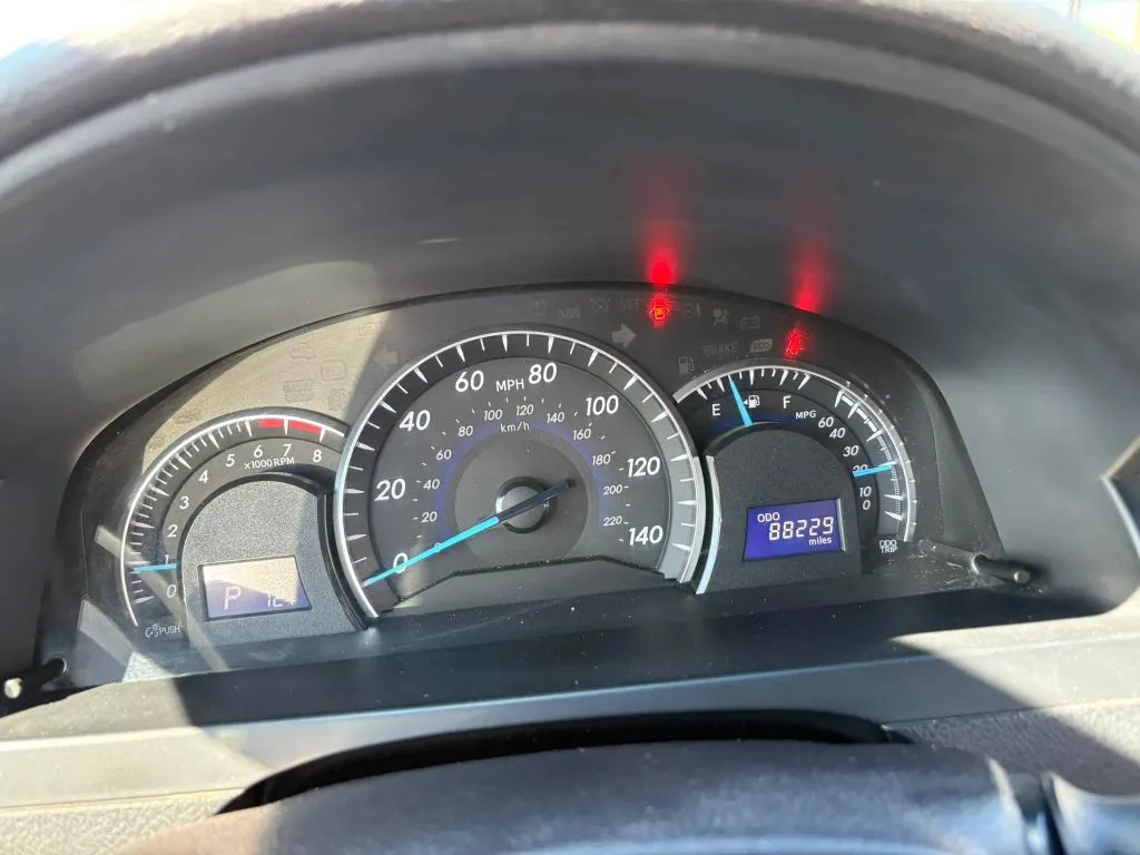 Toyota Camry photo 14