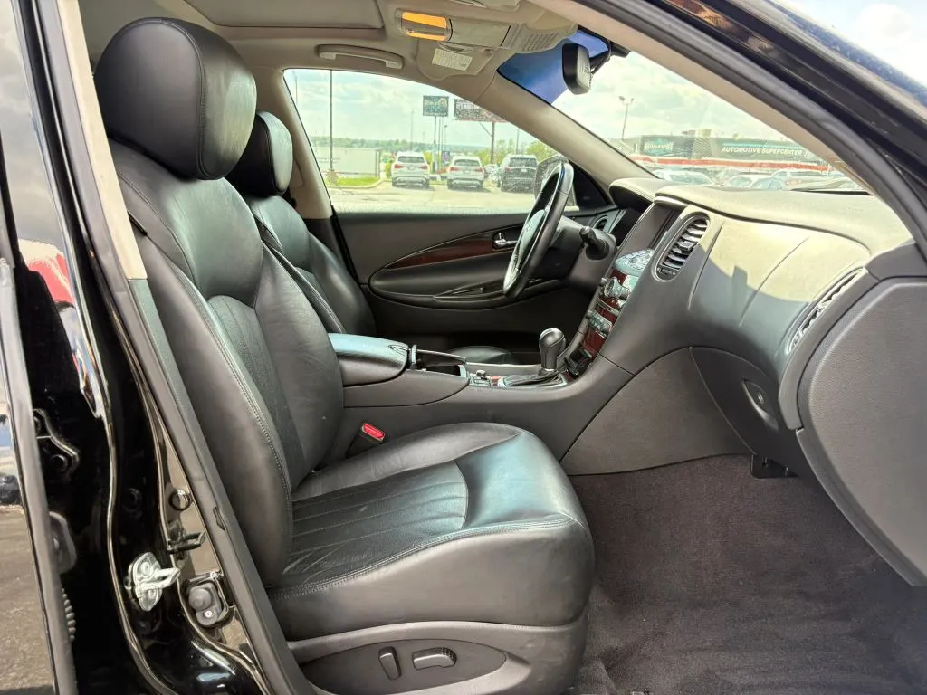Infiniti QX50 photo 14