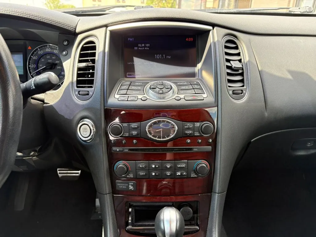 Infiniti QX50 photo 12