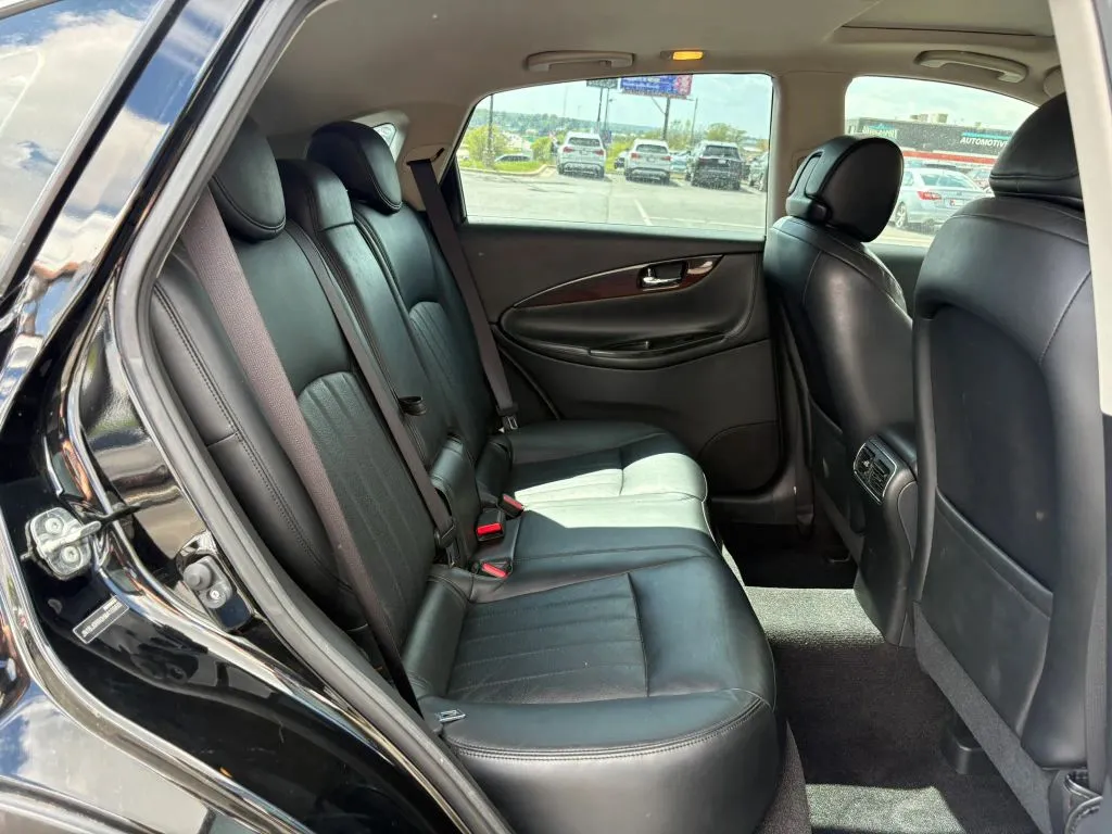Infiniti QX50 photo 16