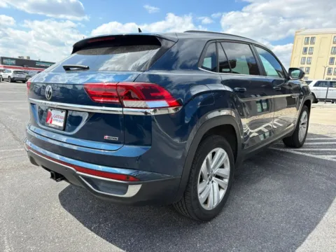 More photos of 2020 Volkswagen Atlas Cross Sport SE 4Motion w/Technology Sport Utility 4D at Gateway Auto Sales, NE