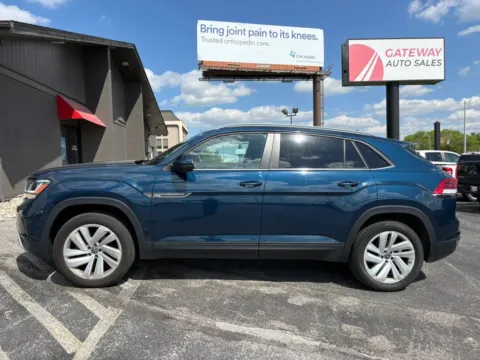 Photos of 2020 Volkswagen Atlas Cross Sport SE 4Motion w/Technology Sport Utility 4D for sale in Omaha, NE at Gateway Auto Sales