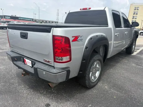 More photos of 2010 GMC Sierra 1500 Crew Cab SLT Pickup 4D 5 3/4 ft at Gateway Auto Sales, NE
