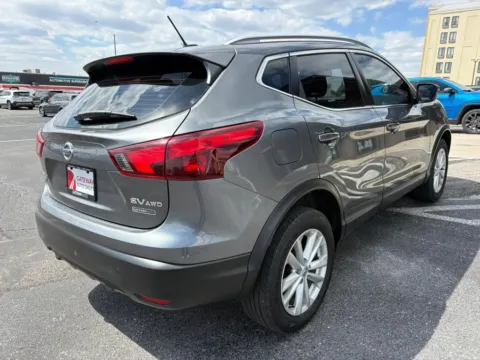 More photos of 2018 Nissan Rogue Sport SV (2018.5) Sport Utility 4D at Gateway Auto Sales, NE