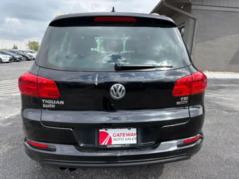 More photos of 2017 Volkswagen Tiguan 2.0T Sport 4Motion Sport Utility 4D at Gateway Auto Sales, NE