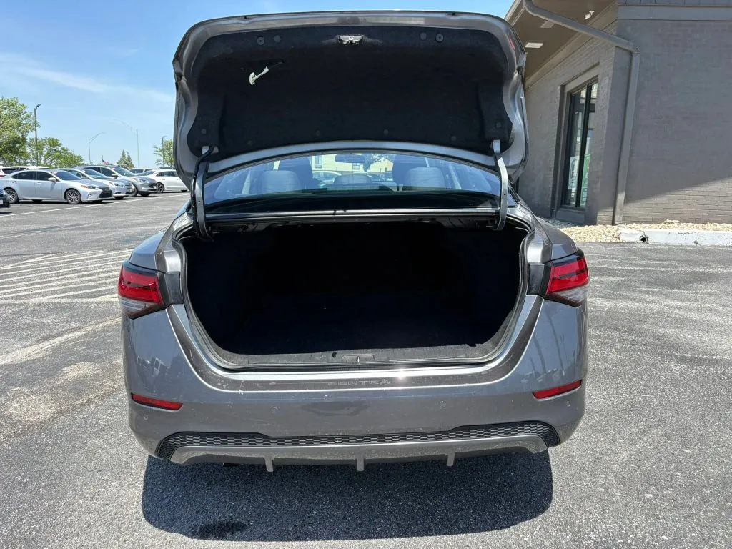 Nissan Sentra photo 10