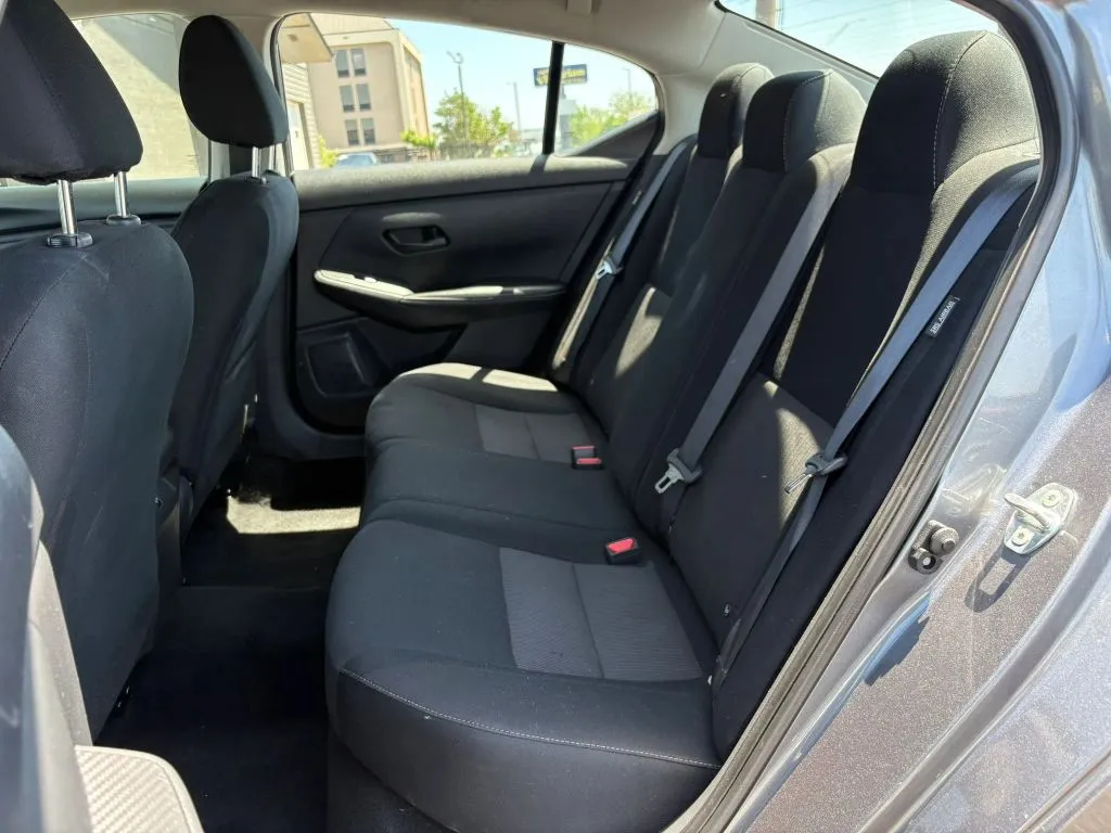 Nissan Sentra photo 18
