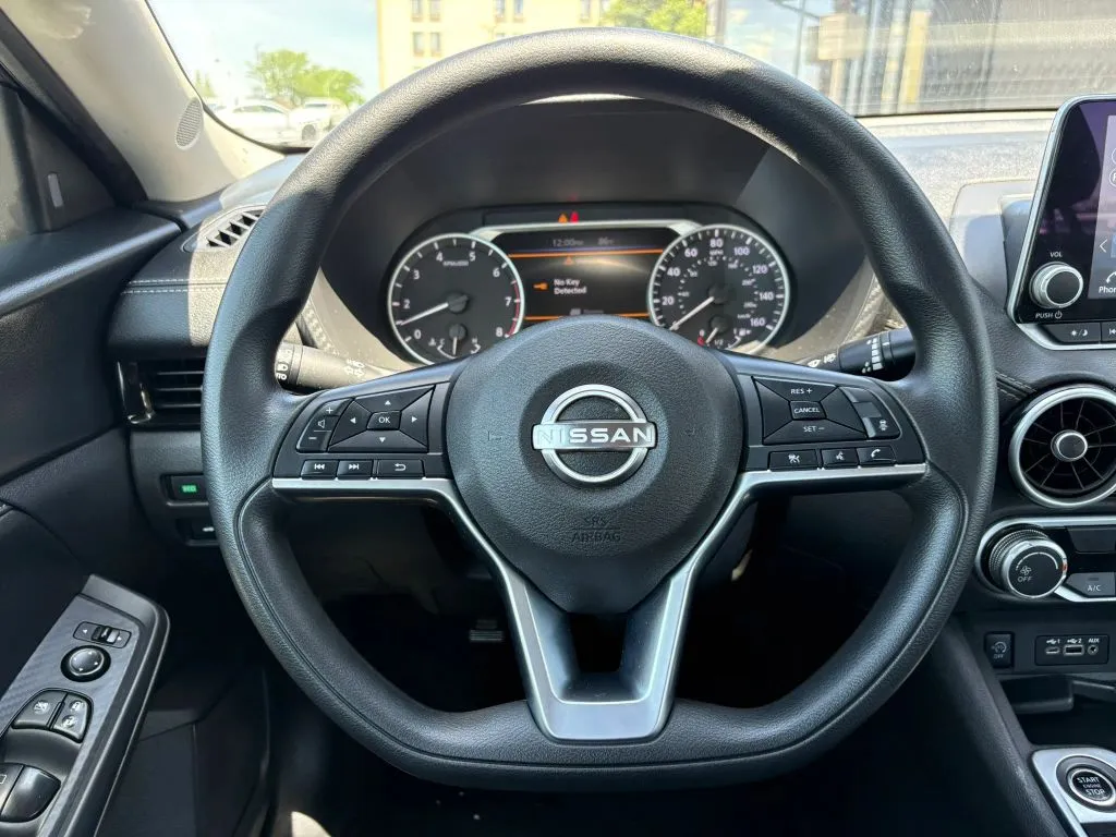 Nissan Sentra photo 13