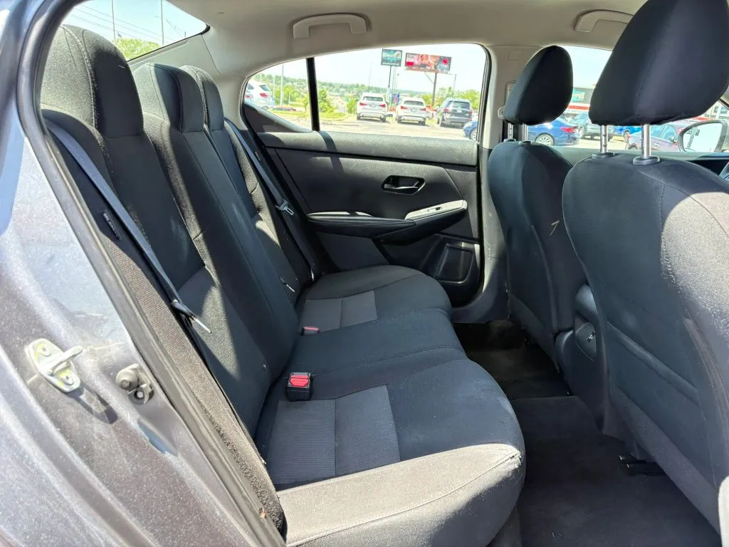 Nissan Sentra photo 17