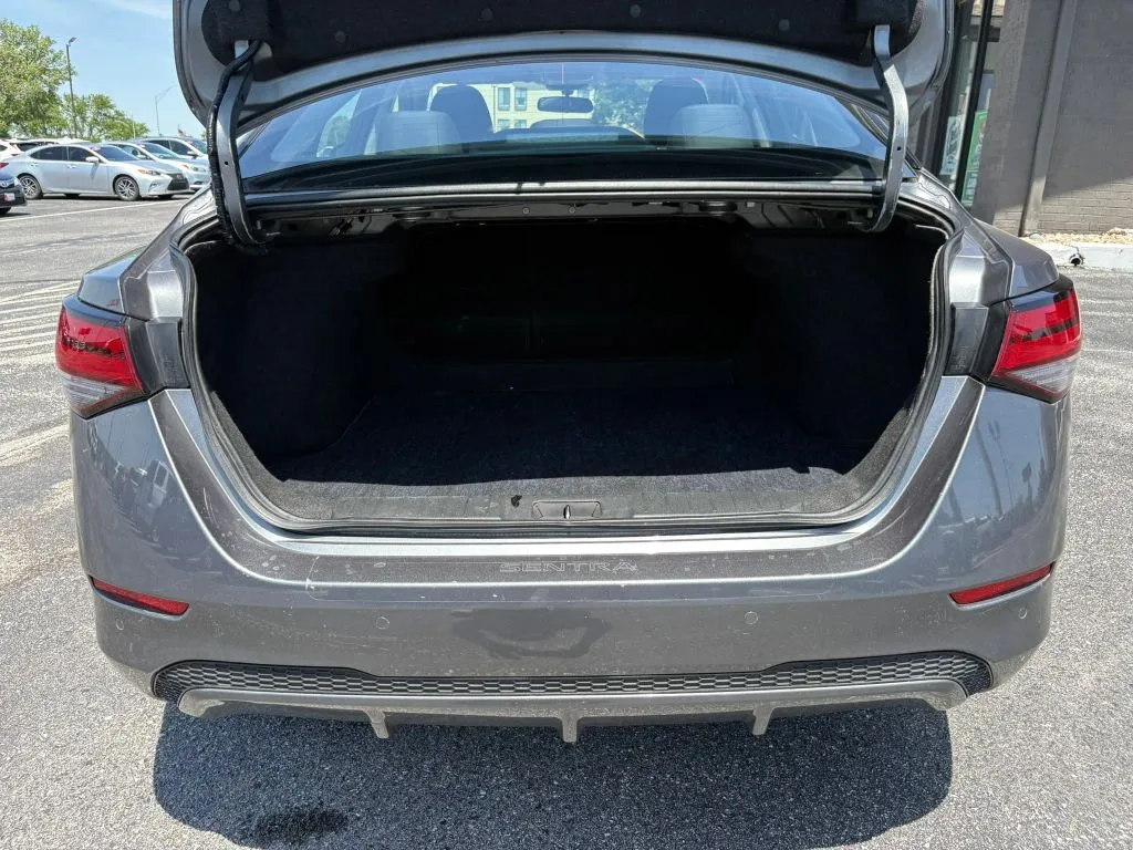 Nissan Sentra photo 9