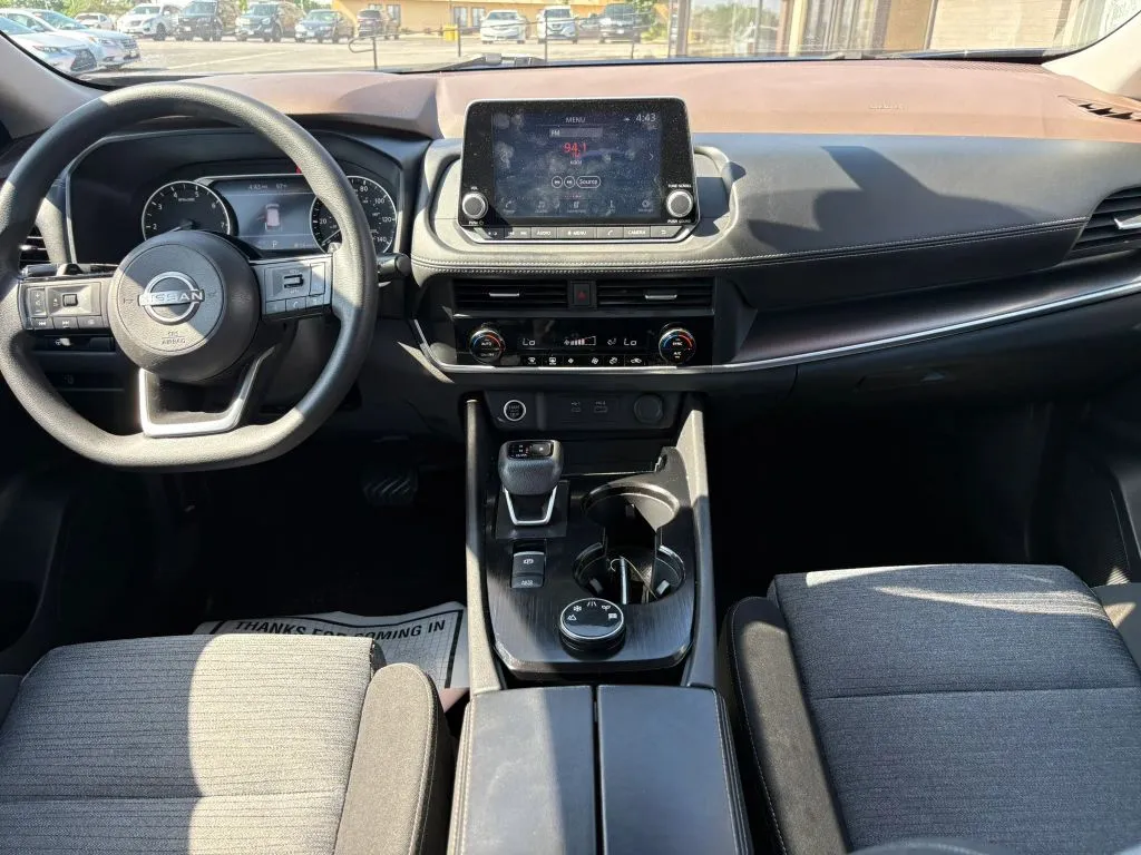 Nissan Rogue photo 11