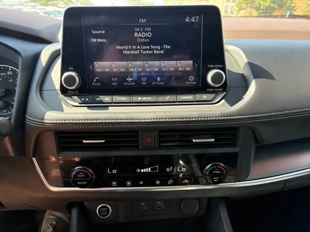 Nissan Rogue photo 12