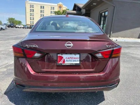 More photos of 2024 Nissan Altima 2.5 SV Sedan 4D at Gateway Auto Sales, NE