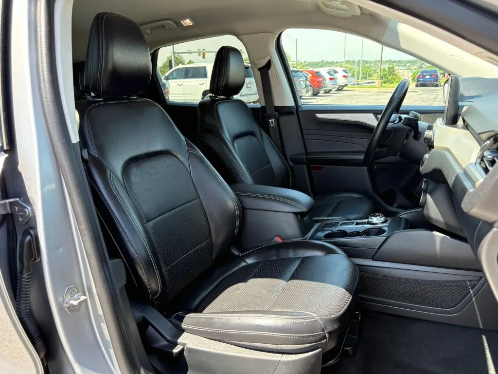 Ford Escape photo 17