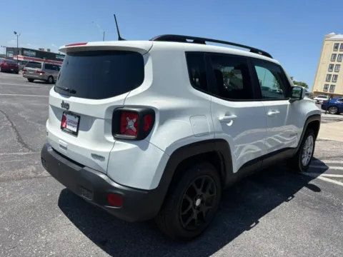 More photos of 2019 Jeep Renegade Latitude Sport Utility 4D at Gateway Auto Sales, NE