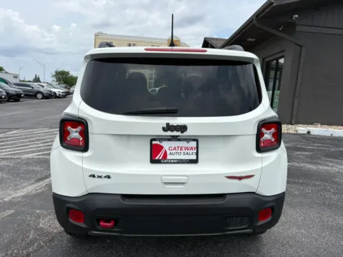 More photos of 2020 Jeep Renegade Trailhawk Sport Utility 4D at Gateway Auto Sales, NE