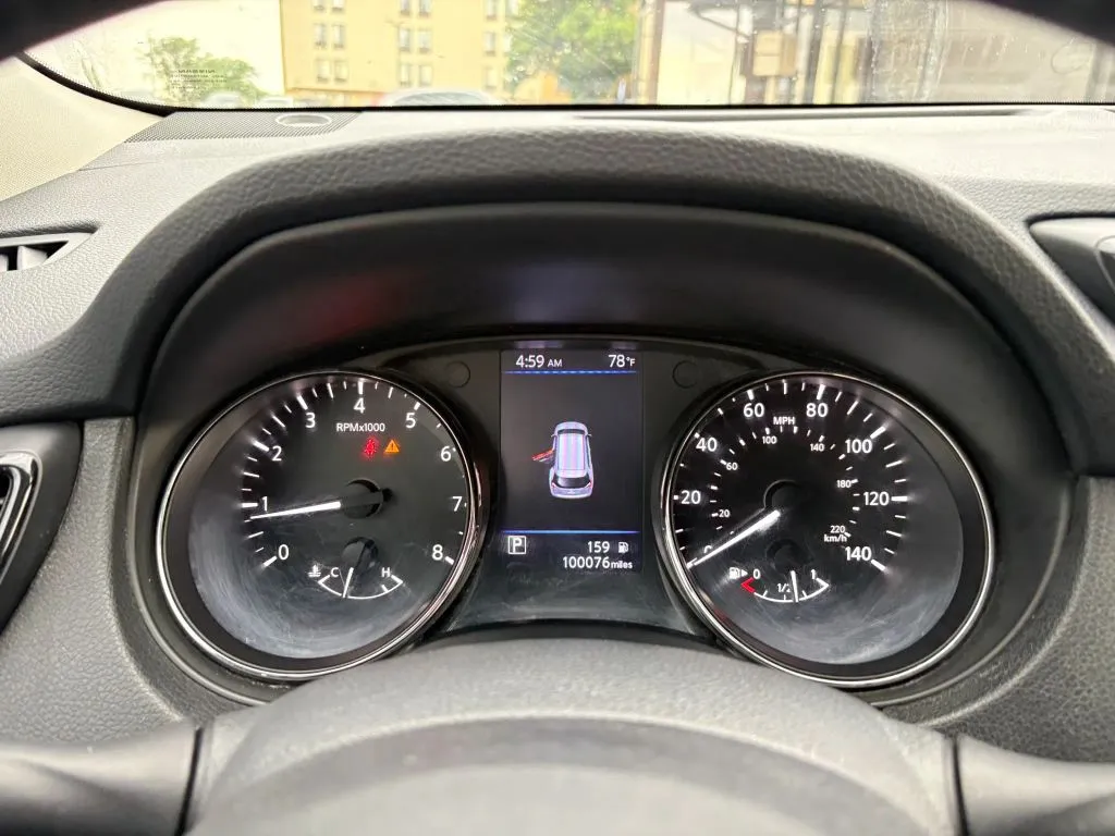 Nissan Rogue photo 14