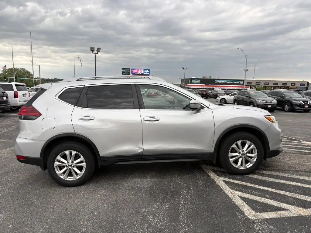Nissan Rogue photo 6