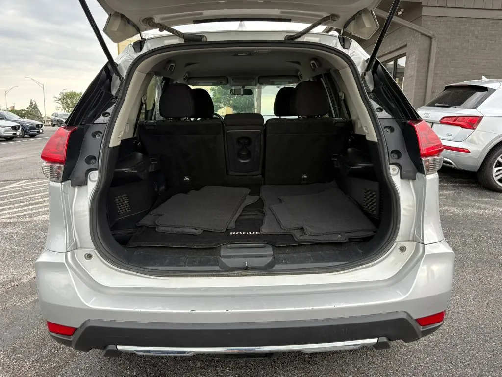 Nissan Rogue photo 9