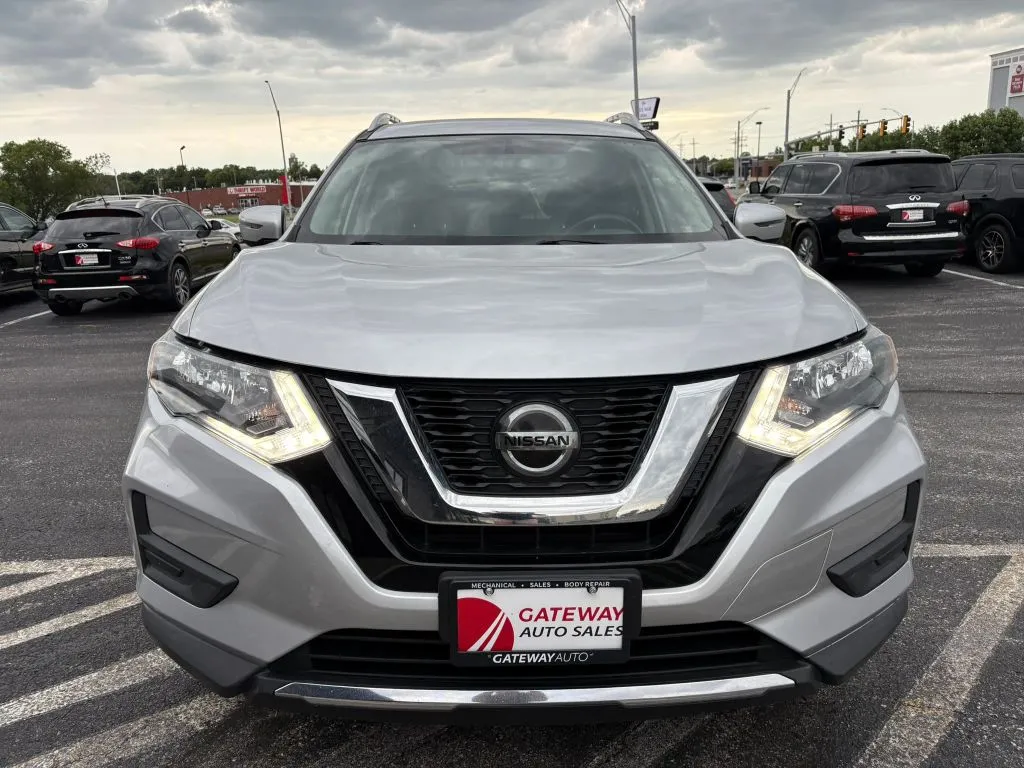 Nissan Rogue photo 8