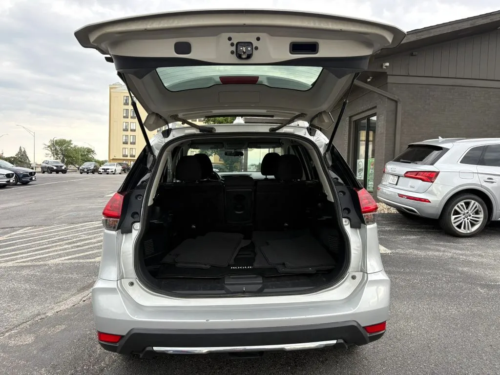 Nissan Rogue photo 10