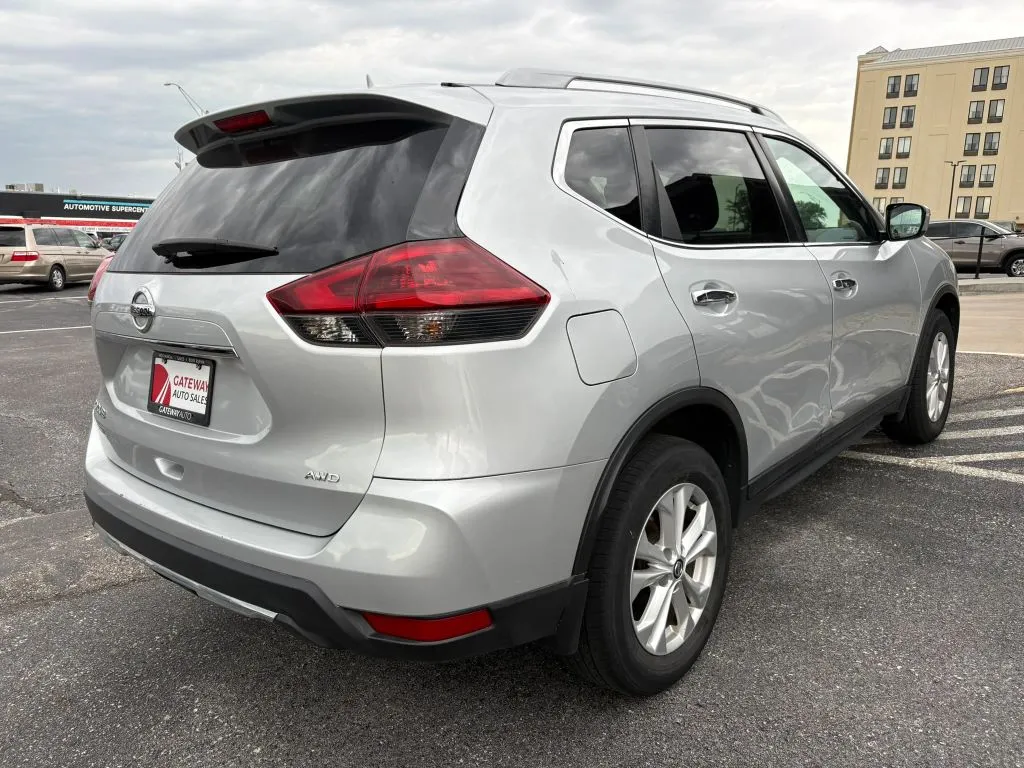 Nissan Rogue photo 5