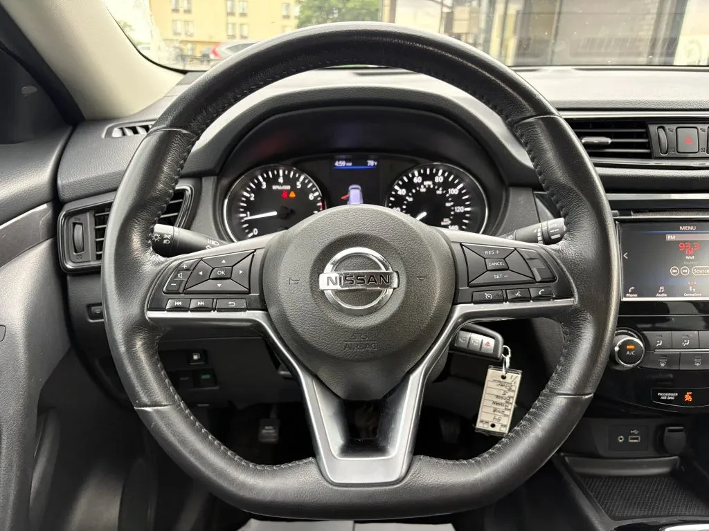 Nissan Rogue photo 13