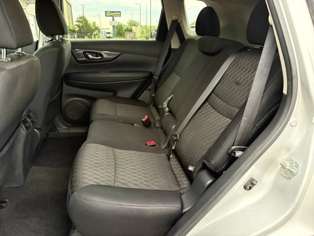 Nissan Rogue photo 19