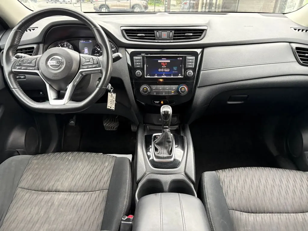 Nissan Rogue photo 11